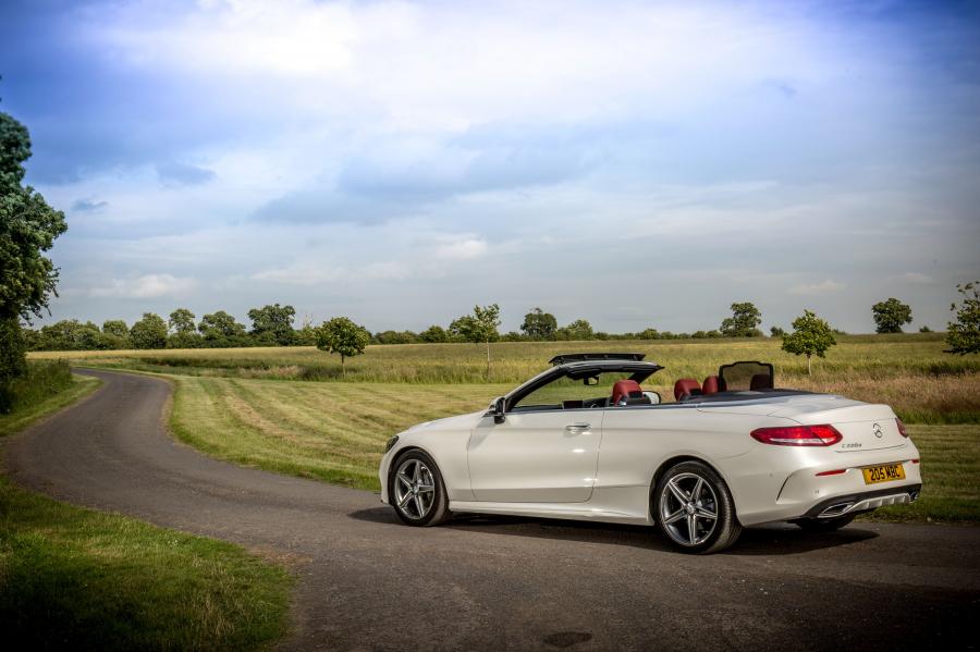  Mercedes-Benz C220 d AMG Line Cabriolet 2016 года  (UK) (фото 7 из 29)